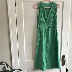 Elegant Green Sleeveless Dress